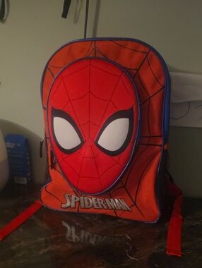 🚨 Spiderman Kids Red and Blue Backpack with Web Mask Graphic